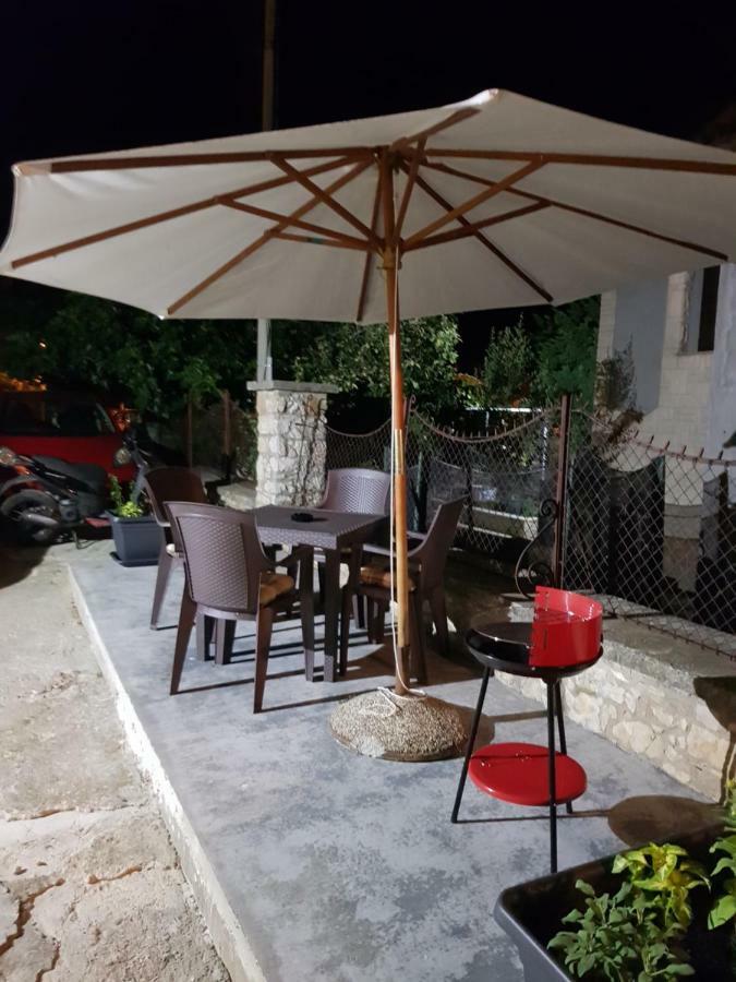 Apartment Manu Пула Екстериор снимка